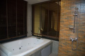 Jetted Tub