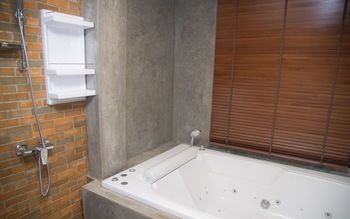 Jetted Tub