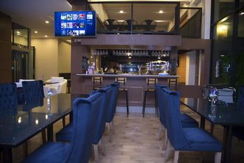 Hotel Bar