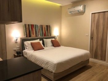 里拉果園飯店 Leela Orchid Hotel