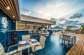 Poolside Bar