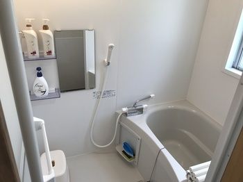 Deep Soaking Bathtub