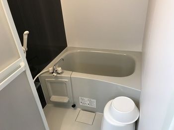 Deep Soaking Bathtub