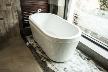 Deep Soaking Bathtub